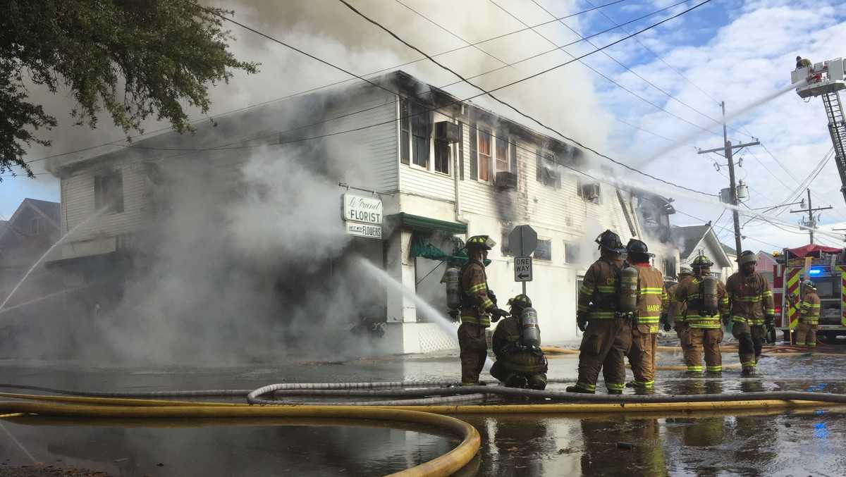 Fire engulfs historic Gretna floral shop