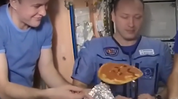 Here's how to make pizza in outer space