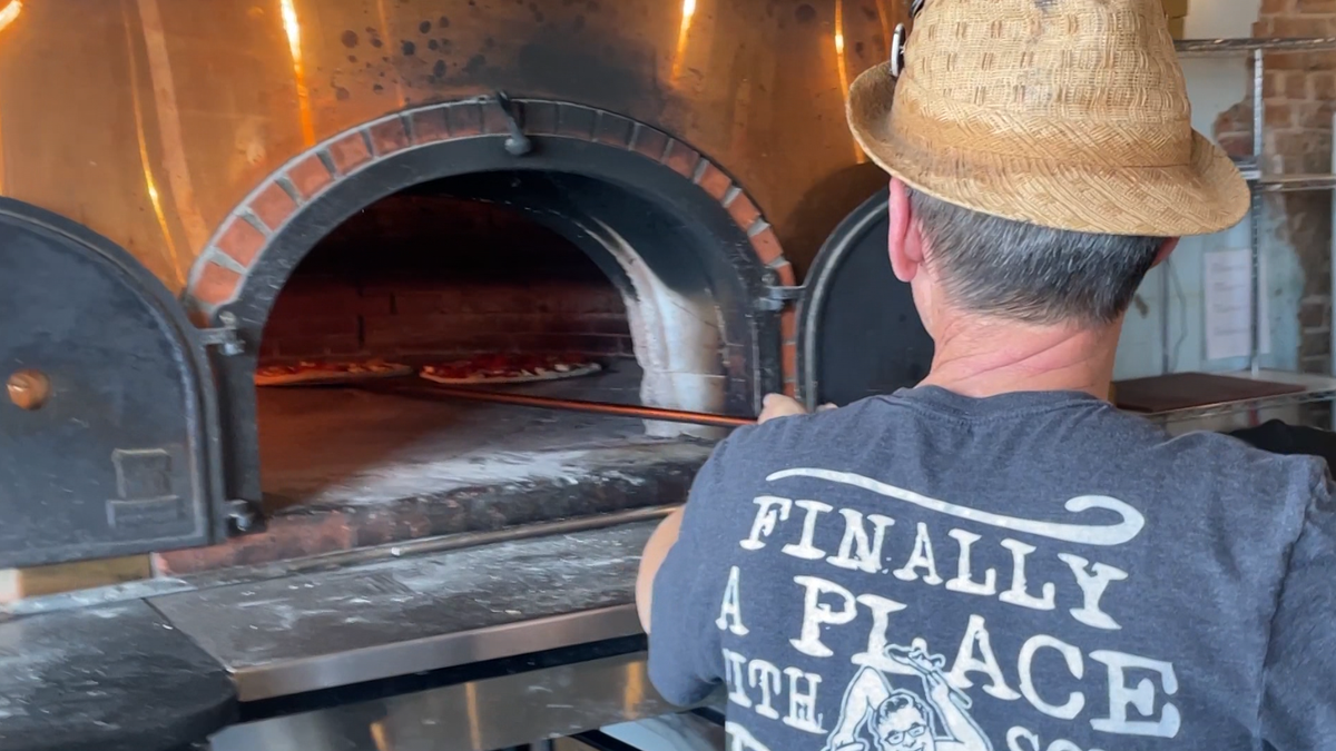 Pizza shops in Oklahoma City busy on Thanksgiving Eve