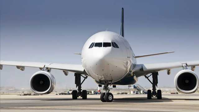 North Carolina: Plane departing Charlotte-Douglas airport returns after report of smoke in cabin - Vimarsana News