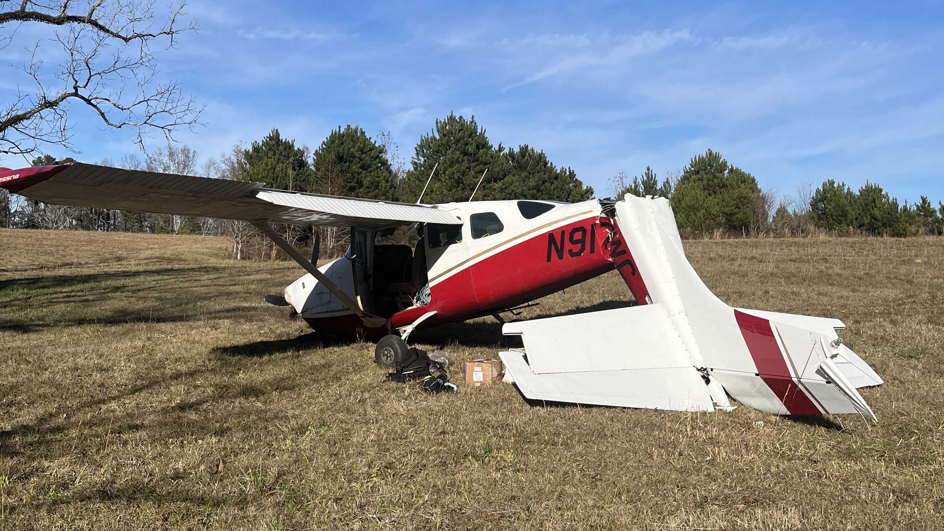 Passenger injured during emergency landing of small plane on rural Pell City road