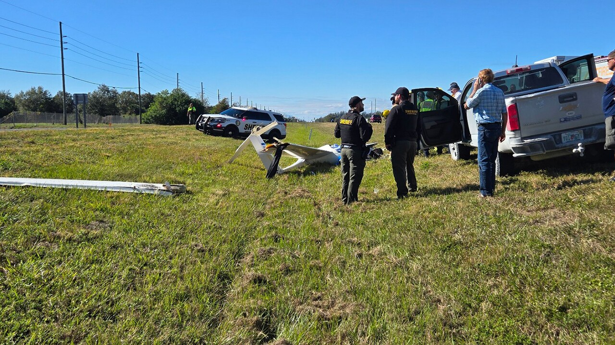 1 dead after plane crashes in Florida