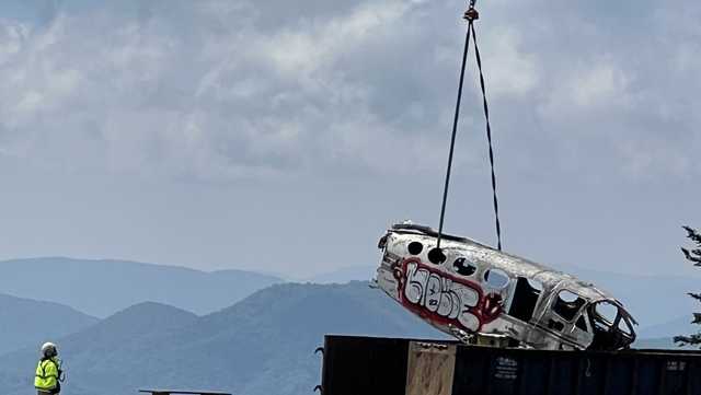 North Carolina: Deadly plane crash wreckage cleared from park - Vimarsana News