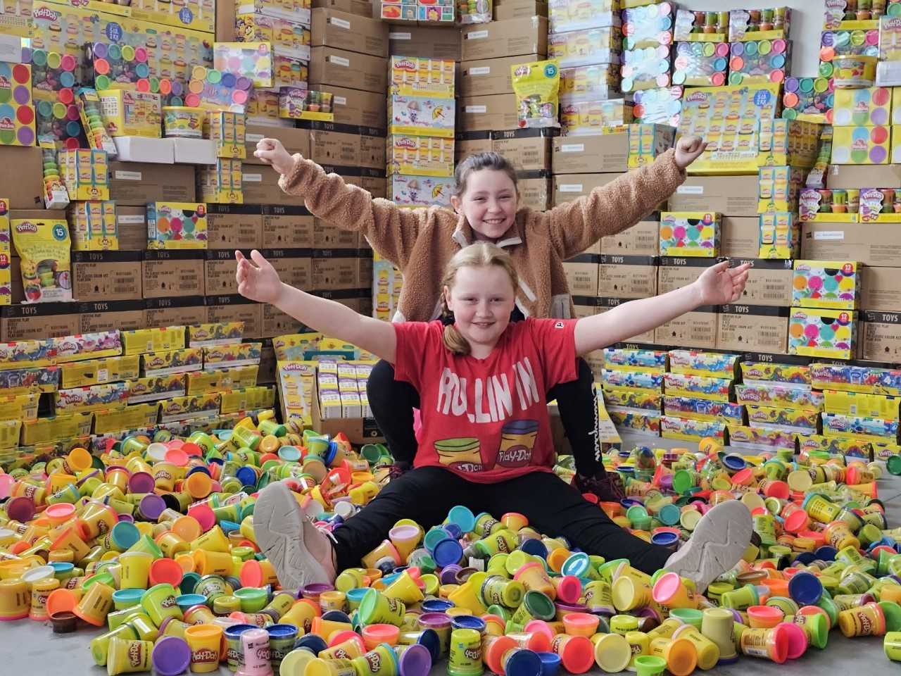 Central Iowa girl collects 10,000 cans of Play-Doh for Blank Children's  Hospital