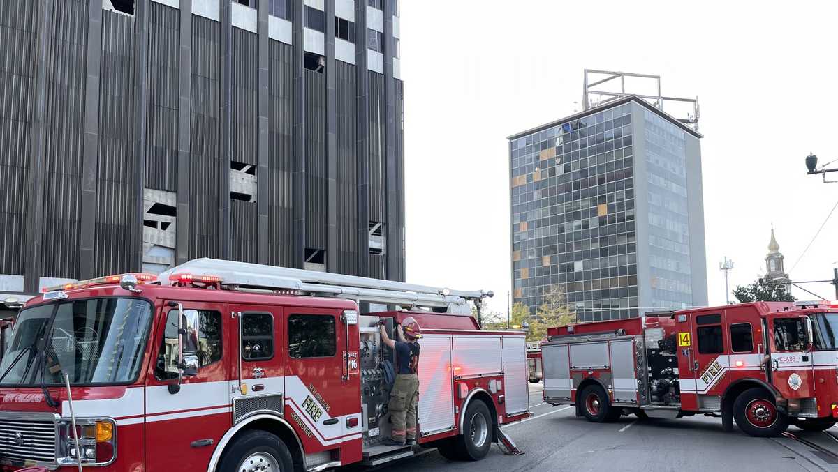 New Orleans Fire Department responds to fire at Plaza Tower