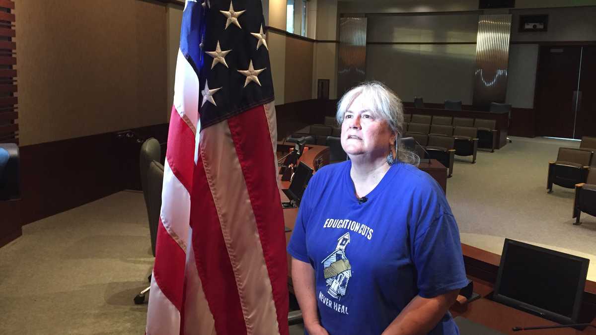 NorCal official adds extra word to Pledge of Allegiance before public  meetings