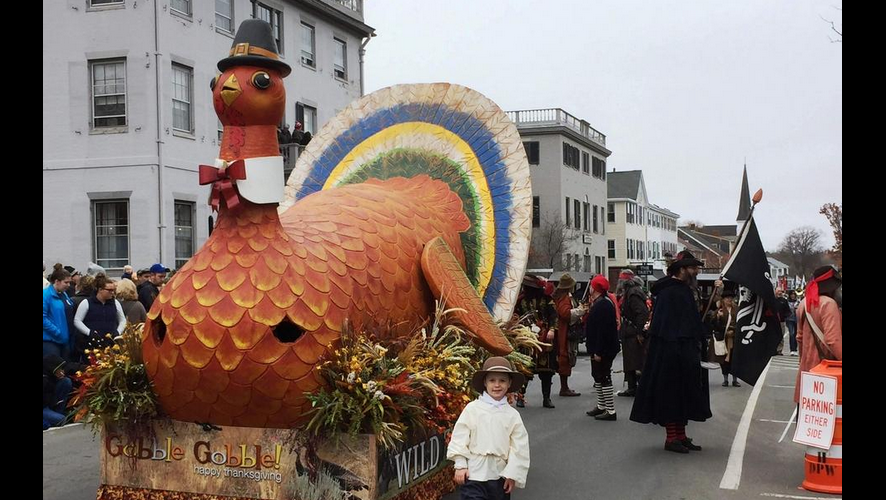 Plymouth Thanksgiving parade kicks off