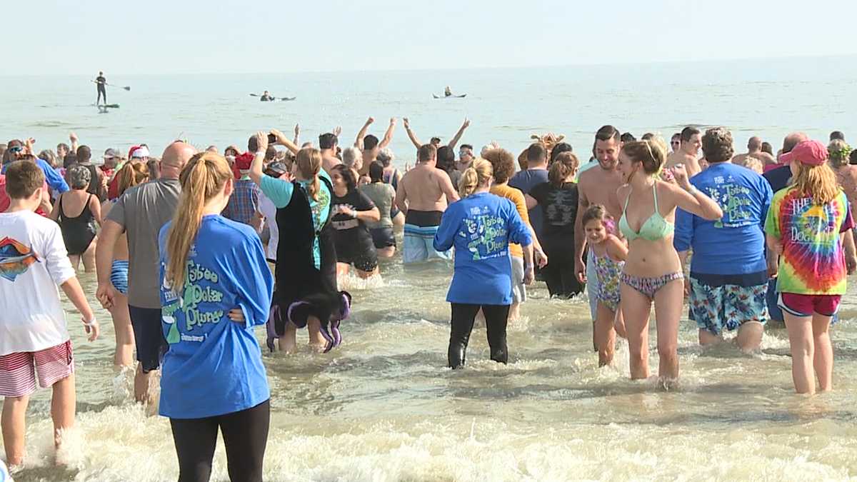 Tybee Island Polar Plunge "a breeze" on record breaking New Year's Day
