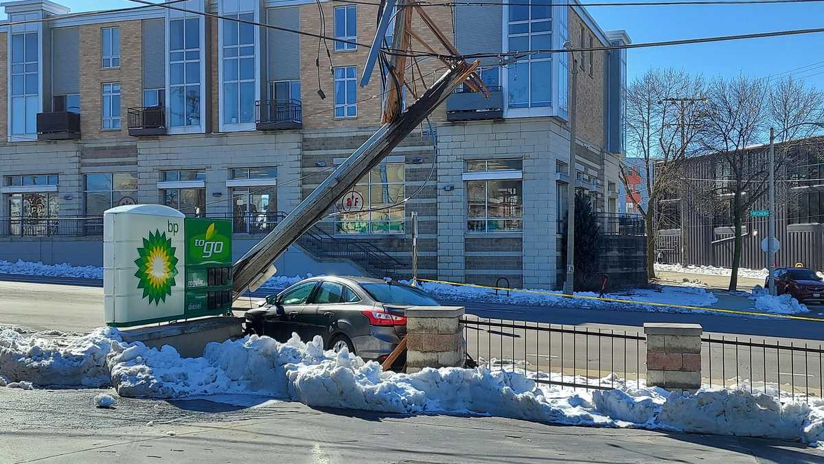 Milwaukee police chase ends when car slams into utility pole