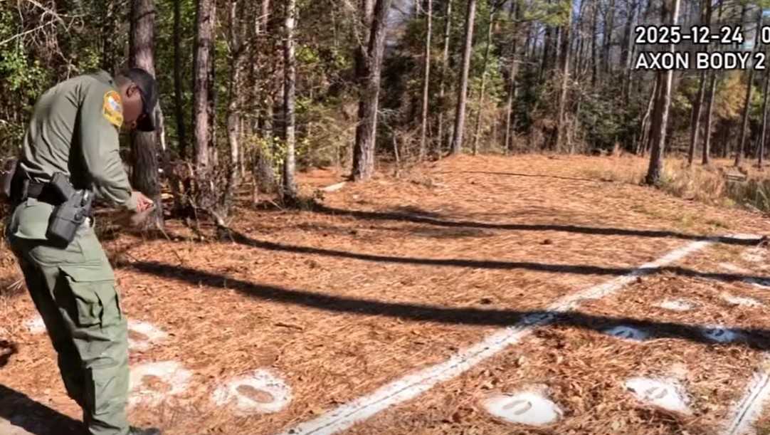 Video: South Carolina officers investigate reports of a jolly man in red suit