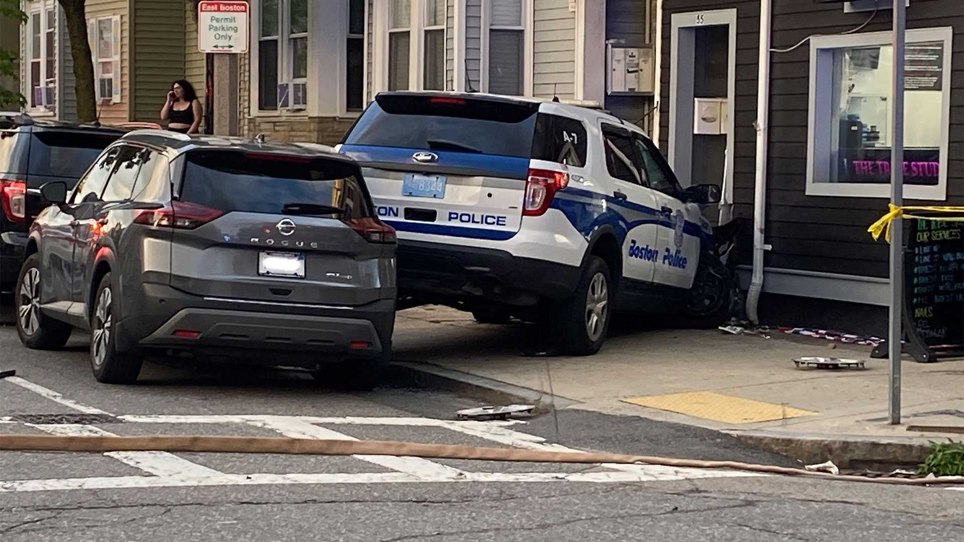 Boston PD cruiser crashes into building that houses barbershop - Vimarsana News