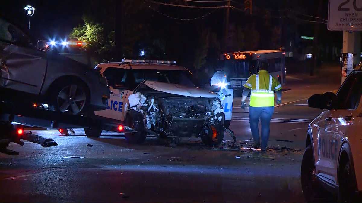 Cincinnati police cruiser involved in crash in Avondale