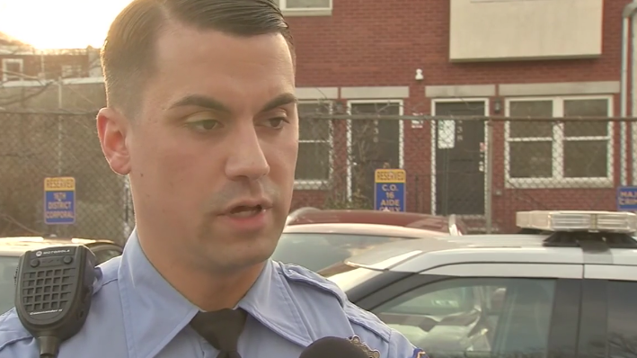 WATCH: 2 police officers go above and beyond to give back to community ...