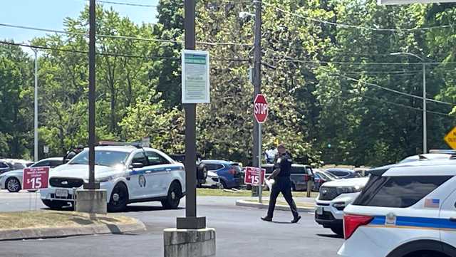 Barricade situation in Essex leads to school lockouts - Vimarsana News