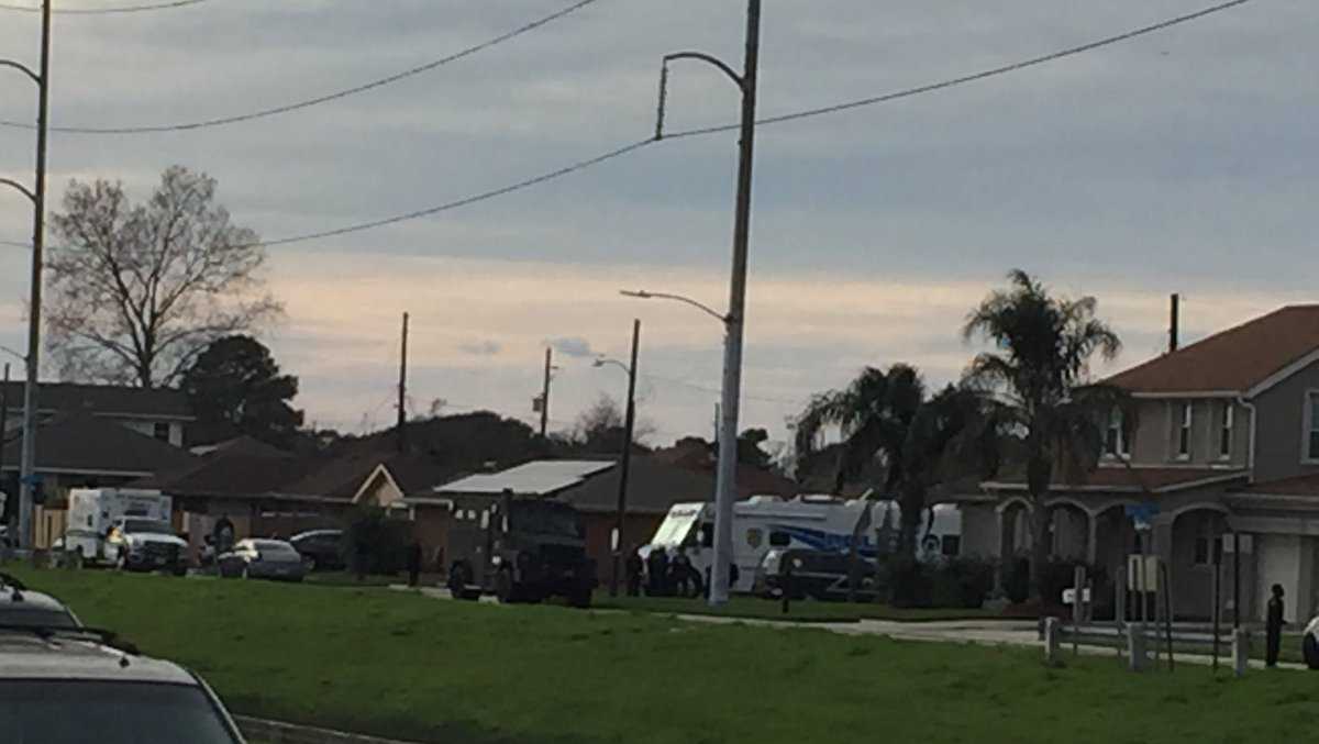Man in custody after standoff with NOPD units in New Orleans East