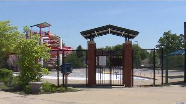City attempts to attract more lifeguards with $2K signing bonus - Vimarsana News