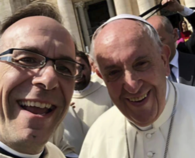 Sichko Bourbon bottles signed by the pope raise thousands for Kentucky charity