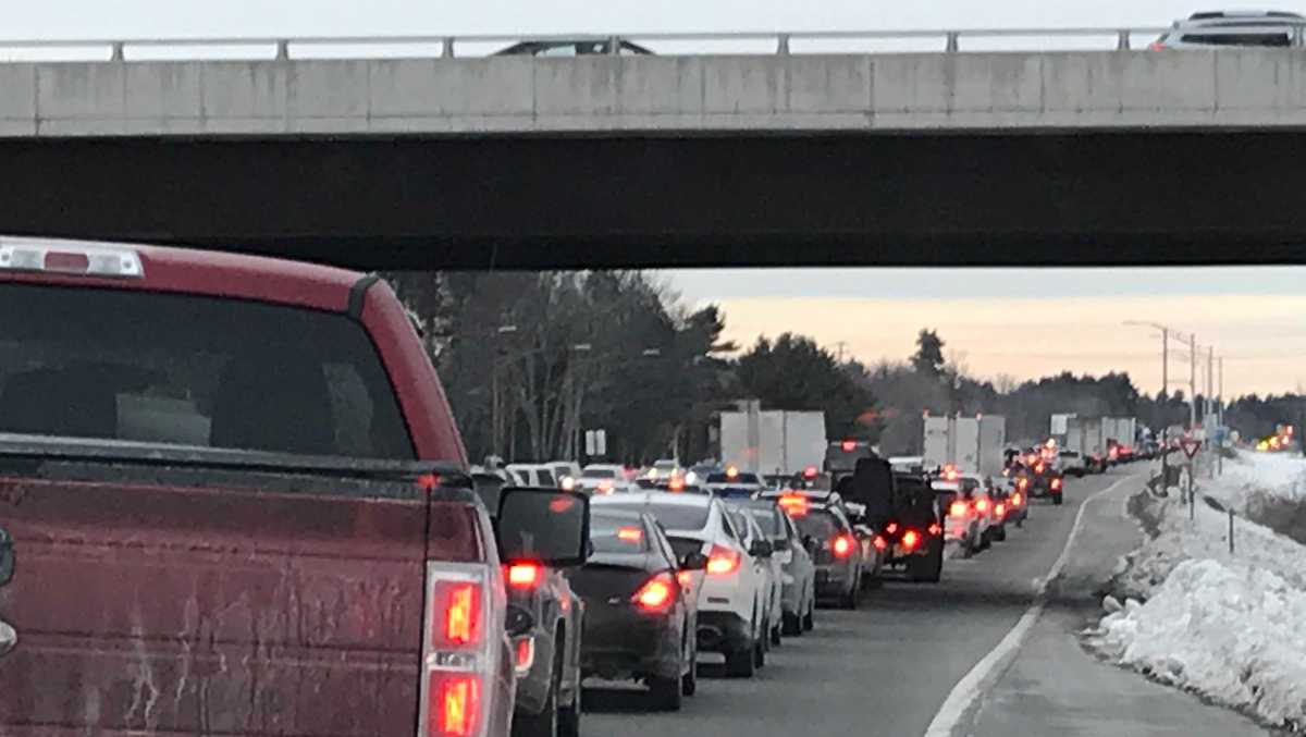 Traffic moving again after crash on Maine Turnpike