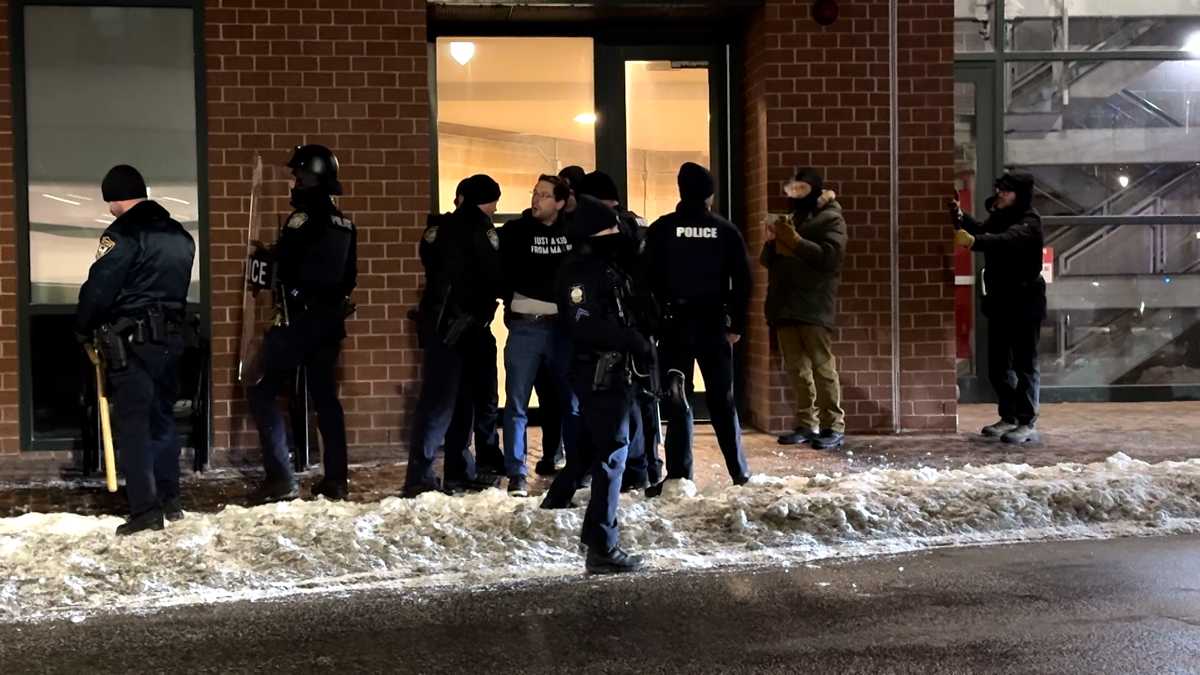 6 arrested in Portland, Maine, during anti-ICE protest at hotels - WMTW