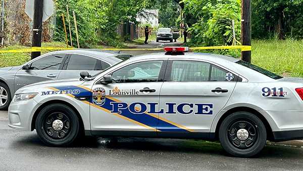 LMPD: Officer shoots, kills man that was trying to carjack undercover police - Vimarsana News
