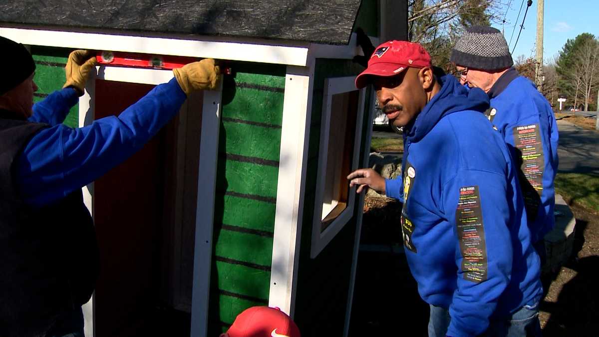 A Portsmouth holiday lighting legend