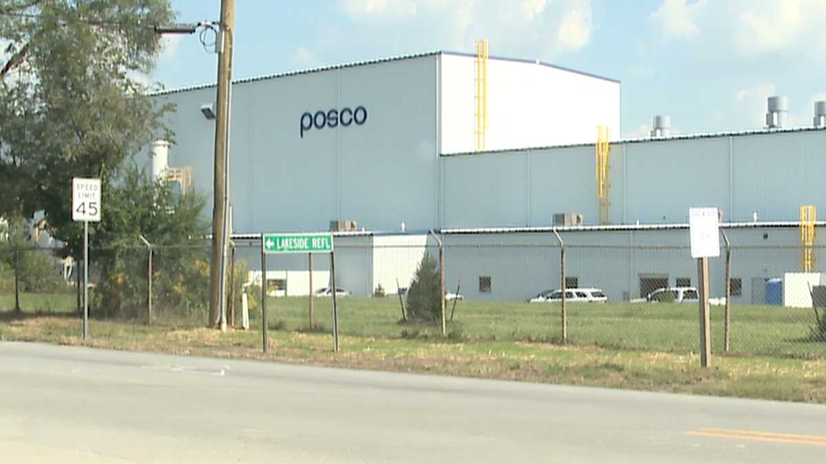 New steel plant opens in Jeffersonville