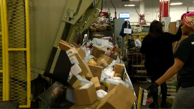 It's crunch time for holiday gift-buying and shipping - Vimarsana News