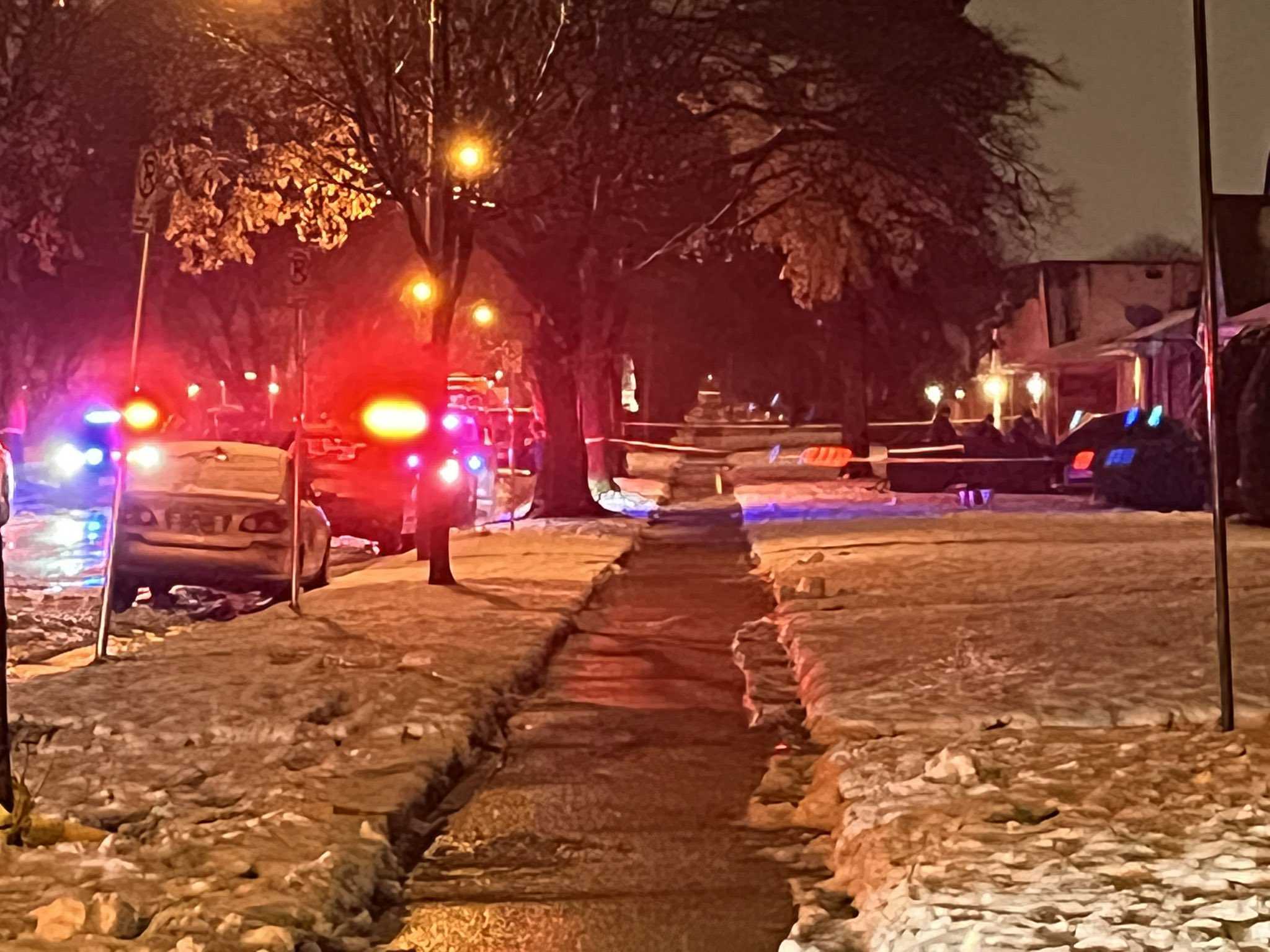 Postal Carrier Killed Delivering Letters In Milwaukee   Postal Worker Shot And Killed 1670643081.jfif