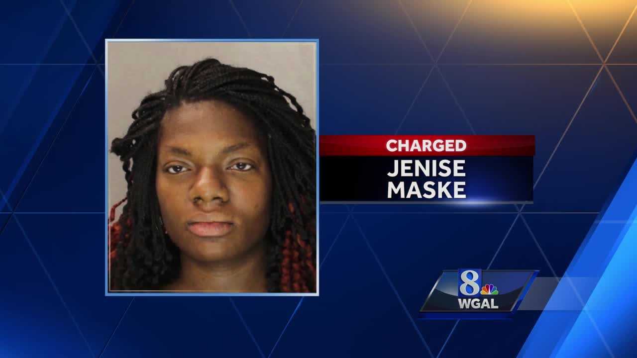 Woman Stabs Boyfriend And His Mother, Police Say