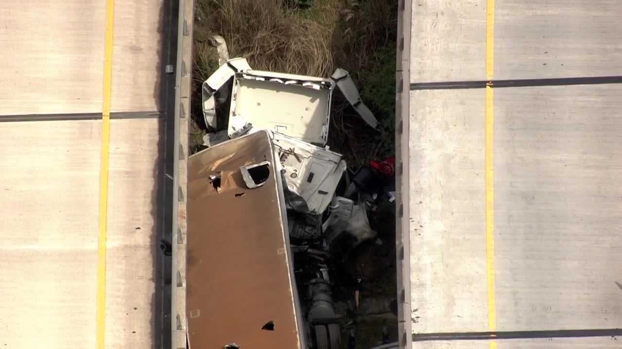 Driver Dies When Tractor-trailer Drives Through Interstate Guardrail ...