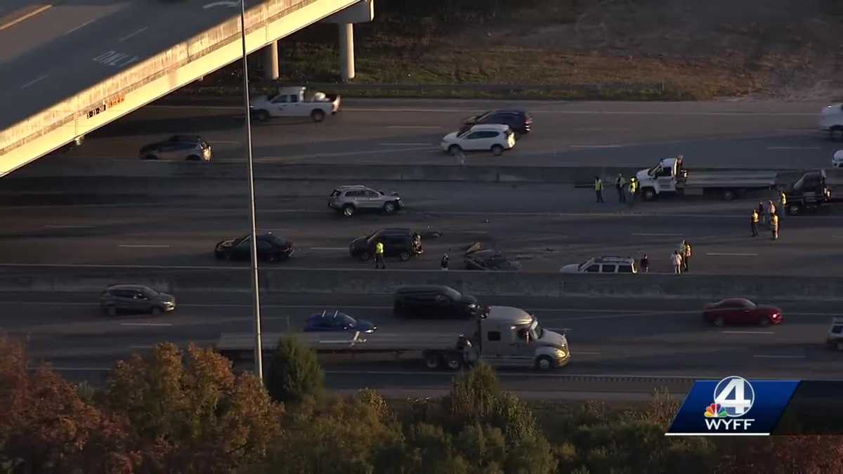 Multiple vehicle accident caused large backup on I85 north in