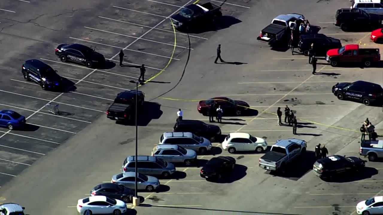 Three People Dead In Shooting At Duncan Walmart Parking Lot ...