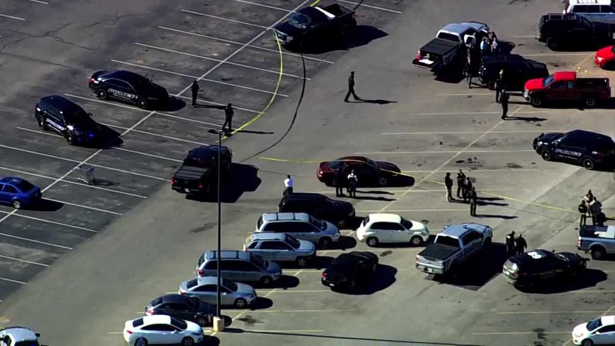 Three people dead in shooting at Duncan Walmart parking lot ...