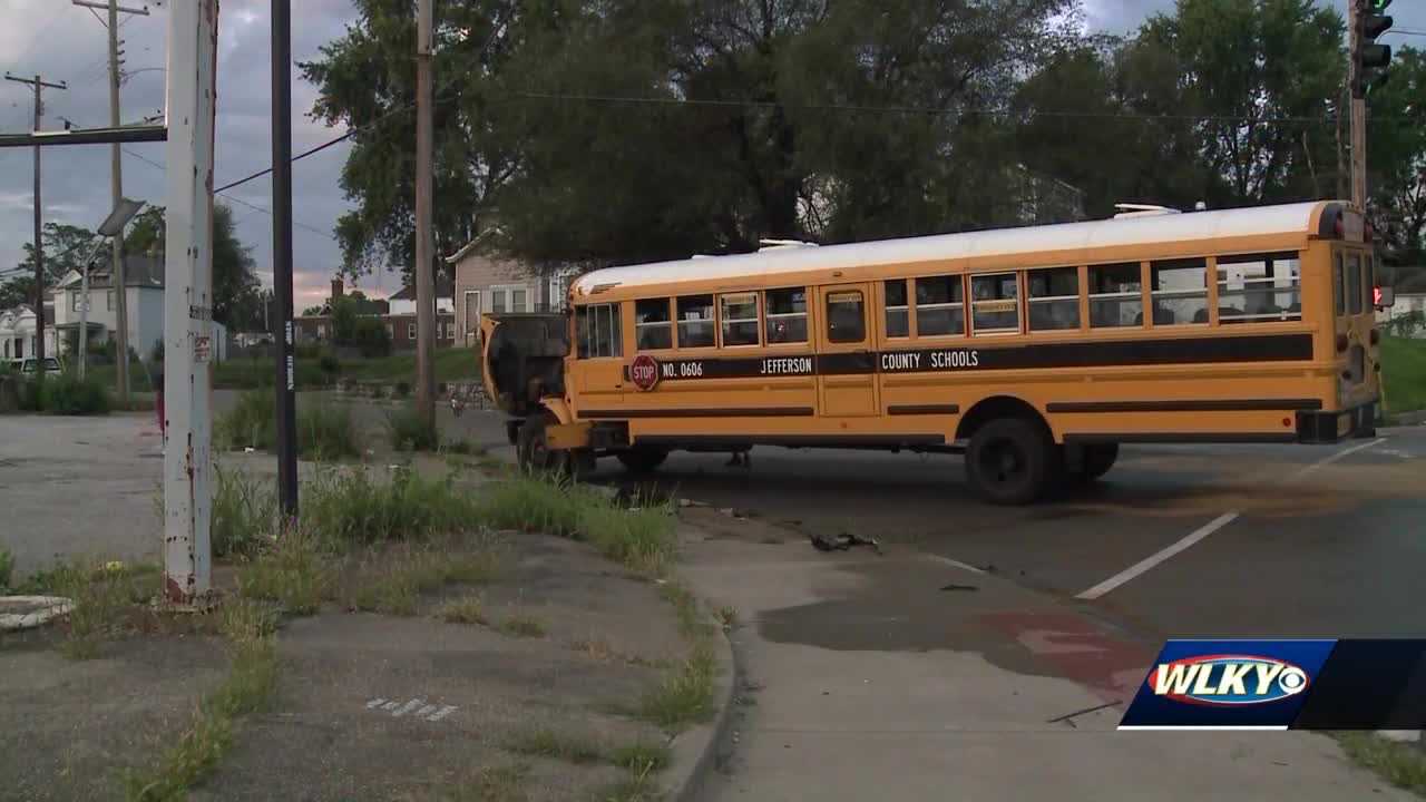 Crash Involving JCPS Bus Sends 4 To Hospital, Minor Injuries Reported