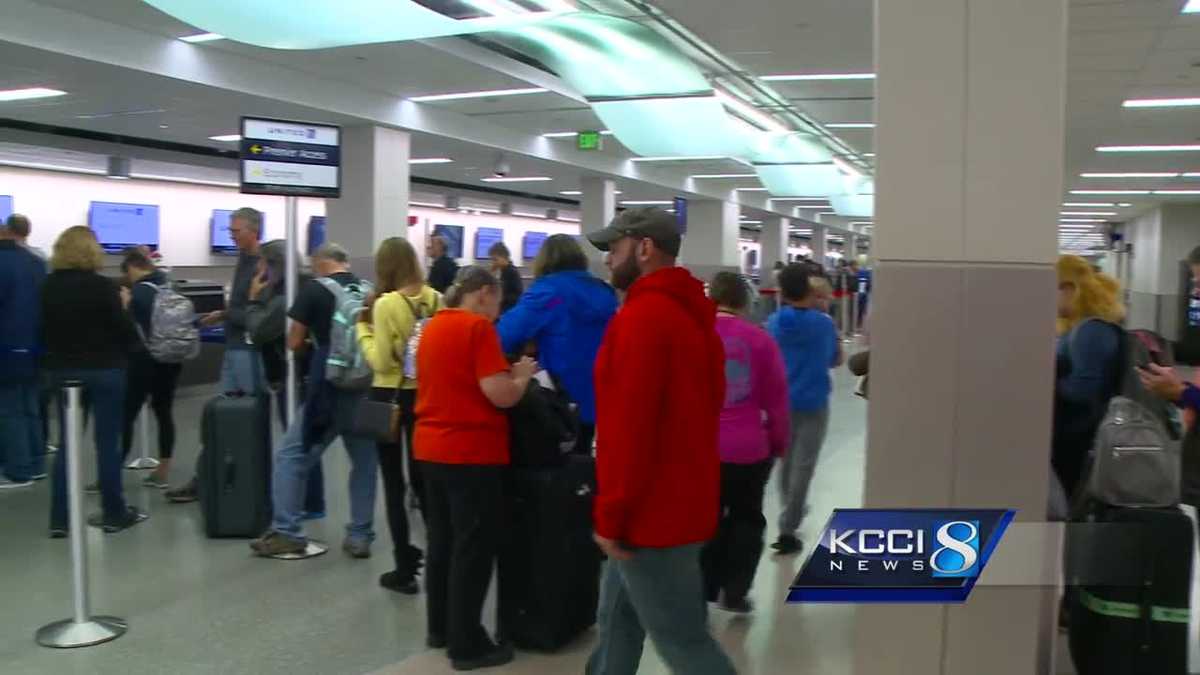 Flyers stranded at Des Moines airport after runway floods