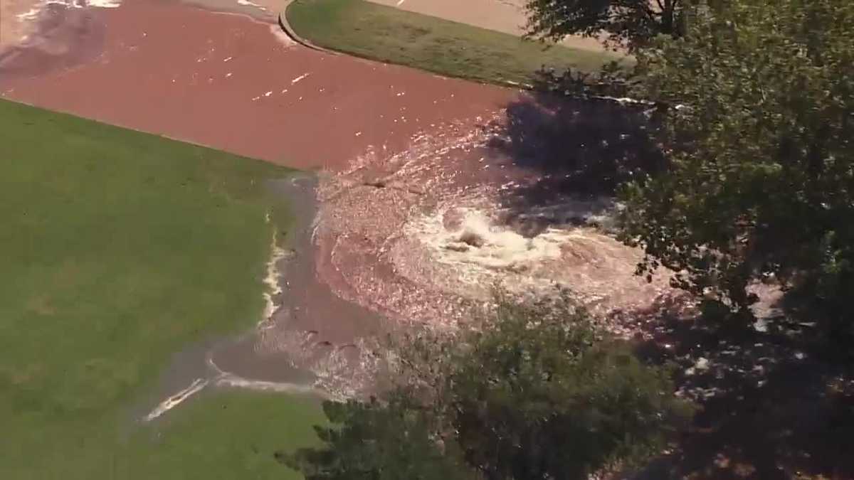 Water main break shuts down road, causes flooding in northwest OKC