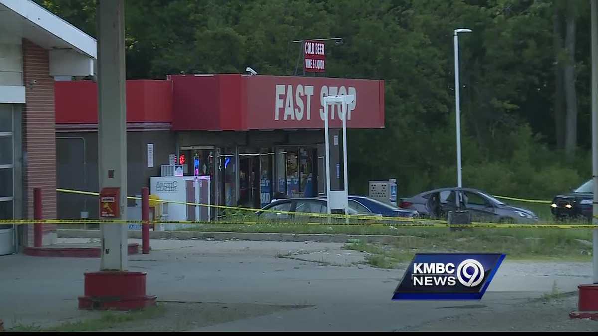 2 wounded in shooting outside KC gas station