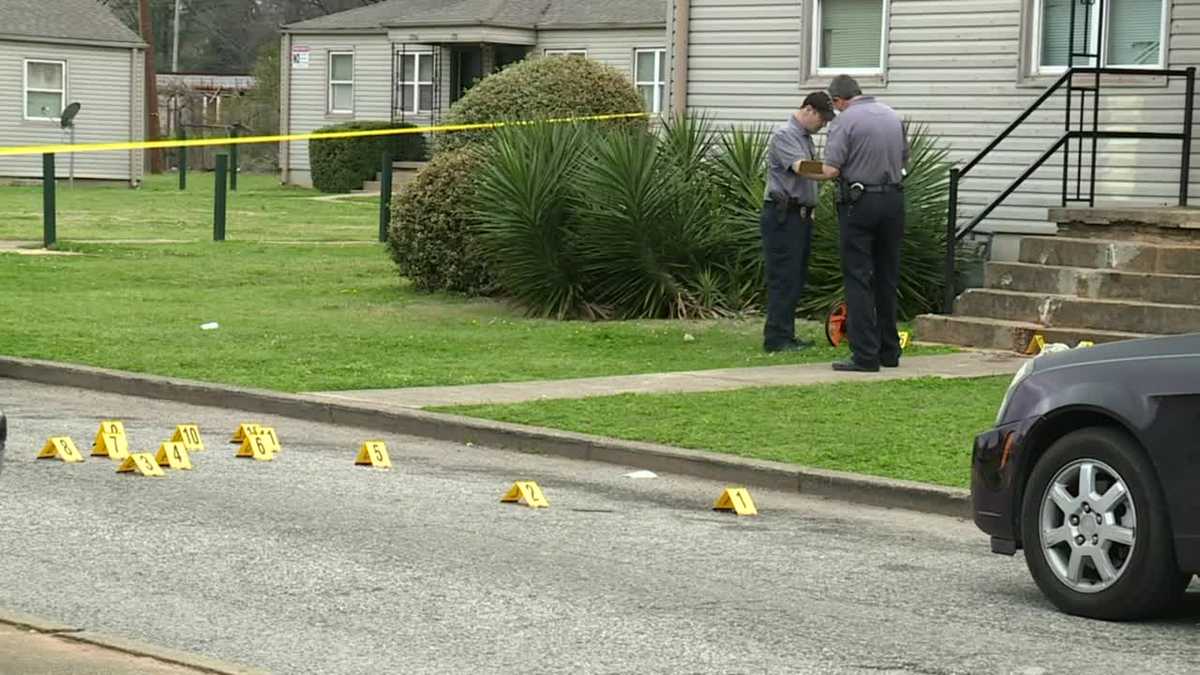 Man dies after being shot in southwest Birmingham