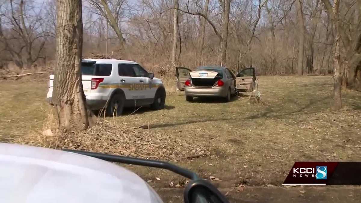 2 armed men rob bank in Maxwell