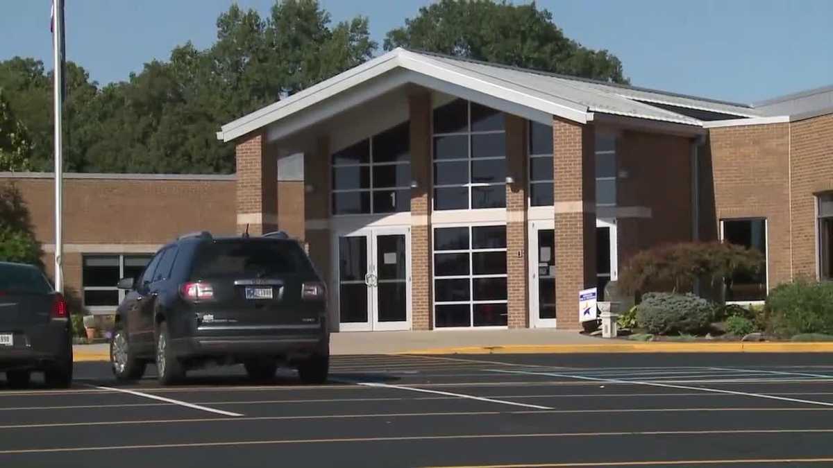 Corydon Elementary resource officer tackles armed man