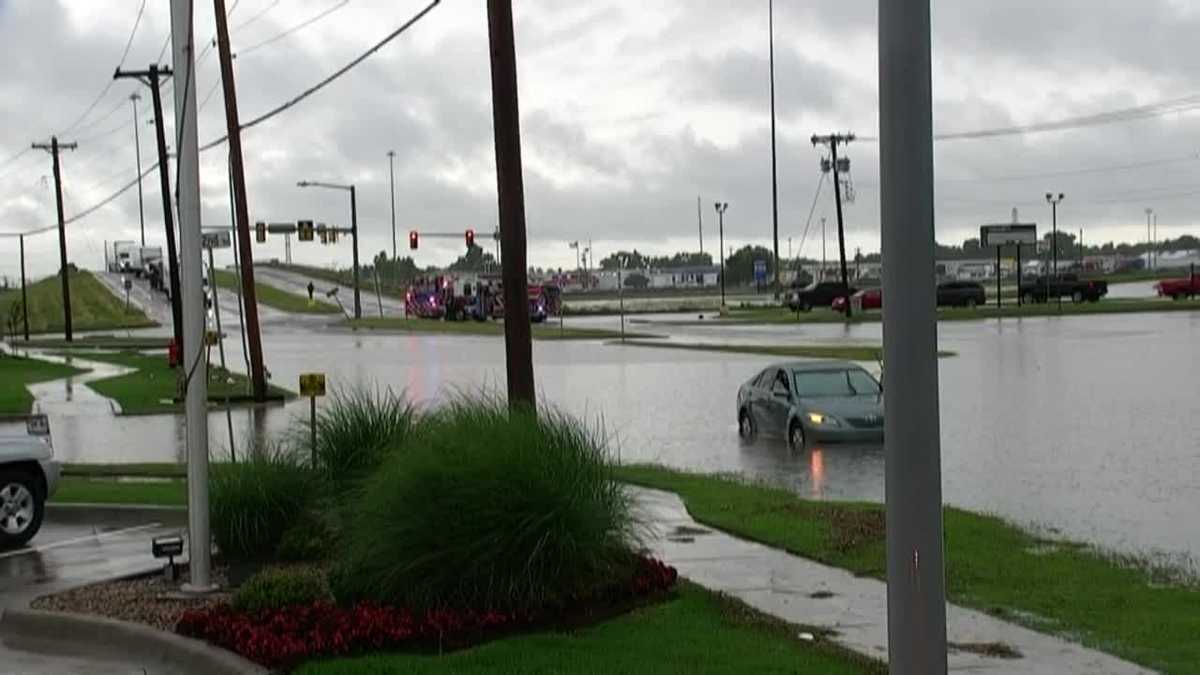 Major flooding leads to road closures, water rescues across Oklahoma ...