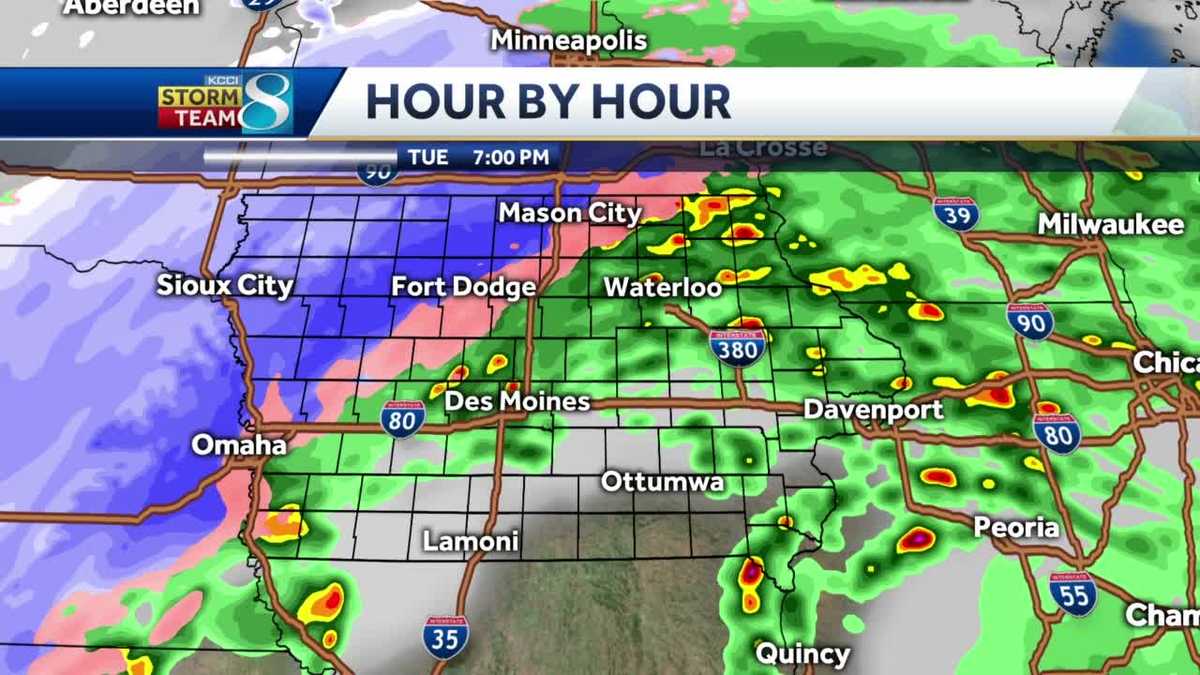 Latest track on winter storm moving into Iowa