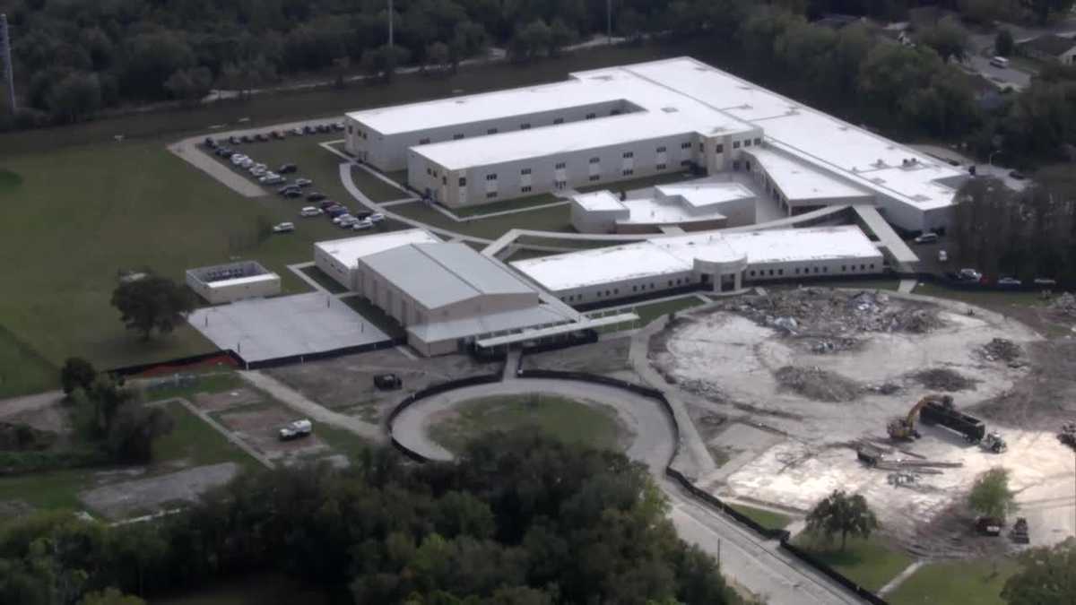 Denn John Middle In Kissimmee Locked Down Over Report Of Gun 