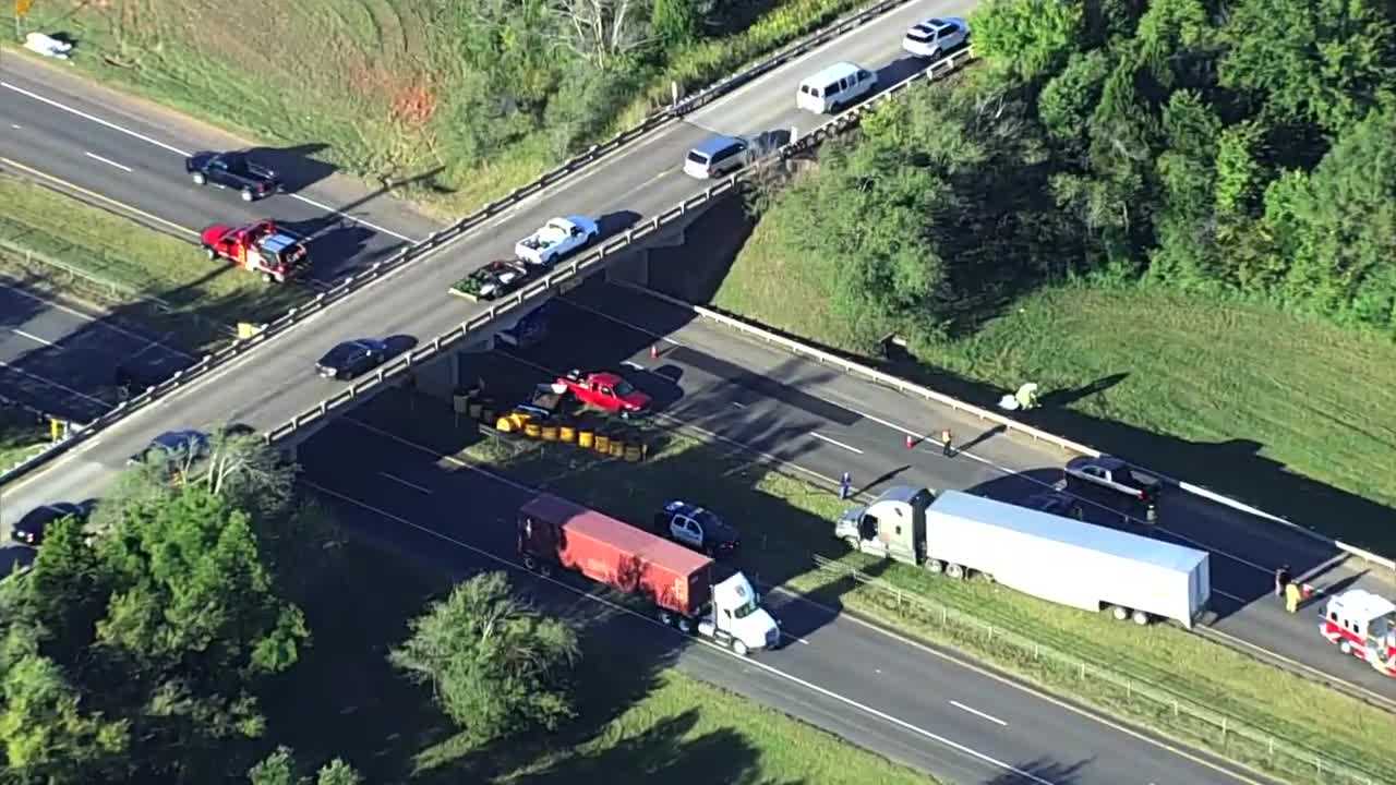 Multi-vehicle Crash Involving Semitruck Reported On I-35 Southbound ...