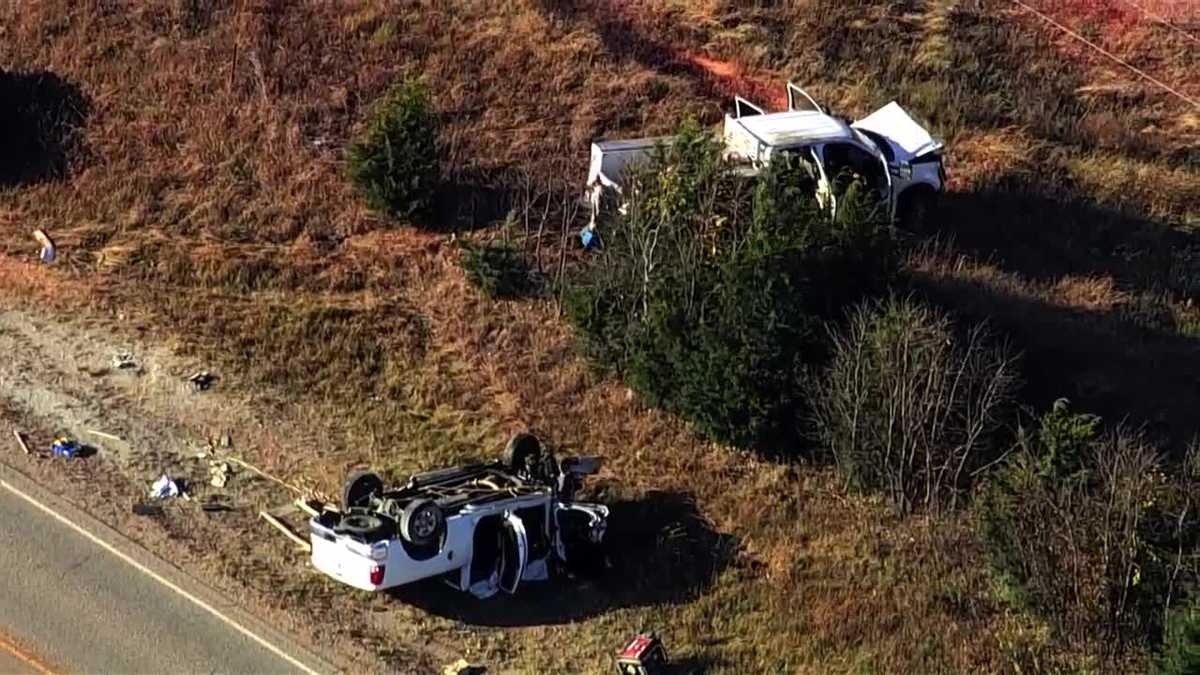 Injuries reported in serious crash involving 2 vehicles in Lincoln County