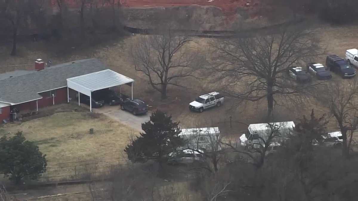 Officers, bomb squad search Edmond home where couple was allegedly