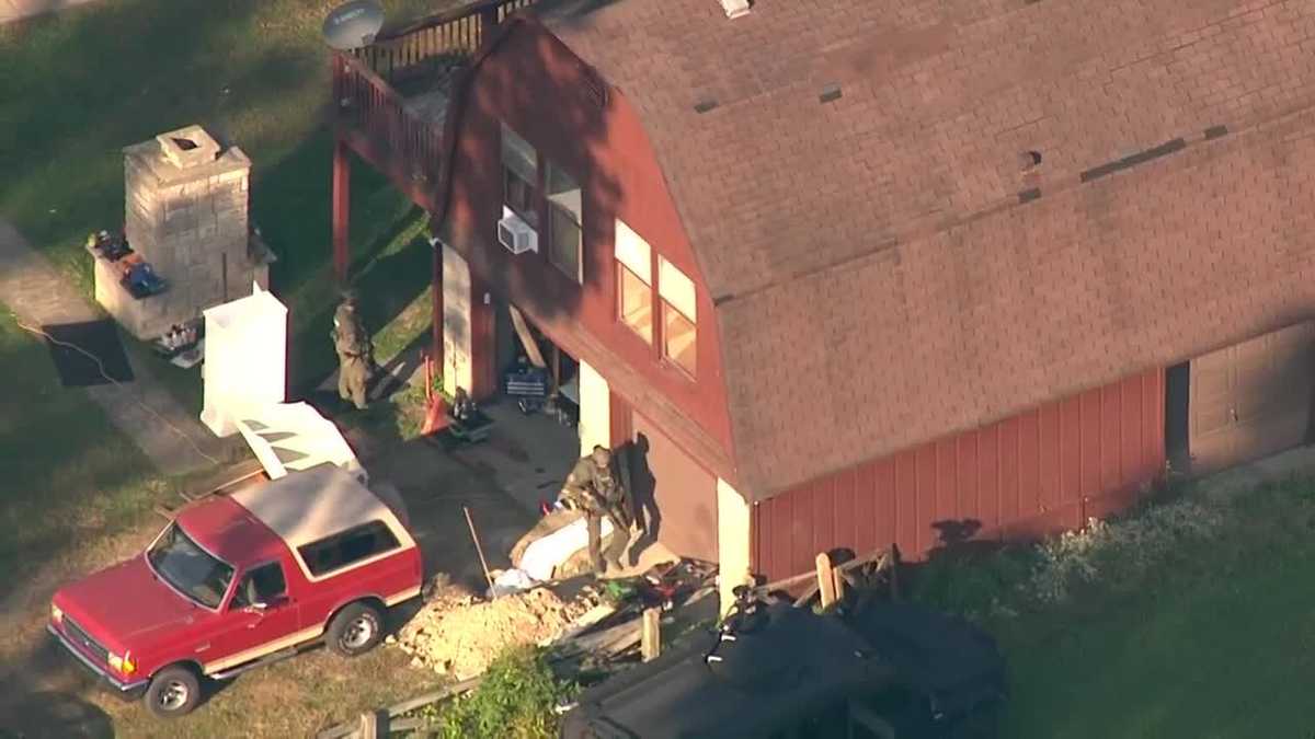 Suspect arrested after jumping from window during SWAT standoff in PRP