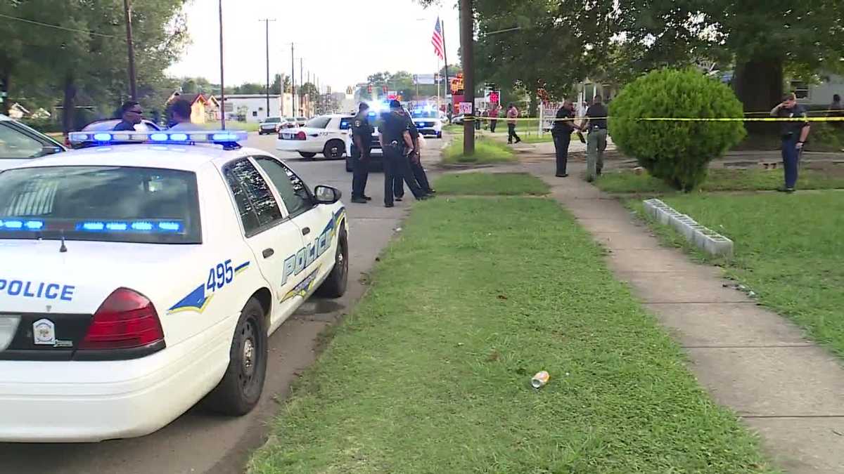 Police: Man found shot to death inside west Birmingham home