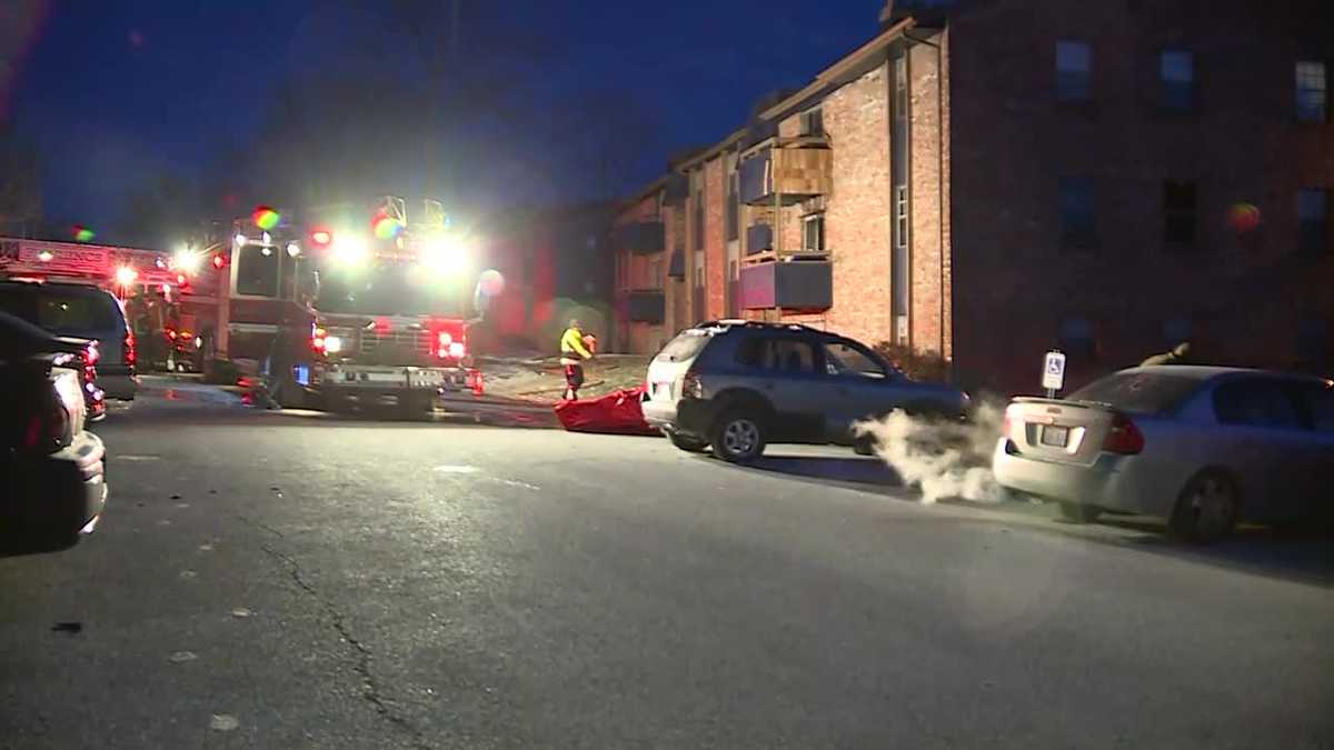 20 people displaced after apartment fire in Florence