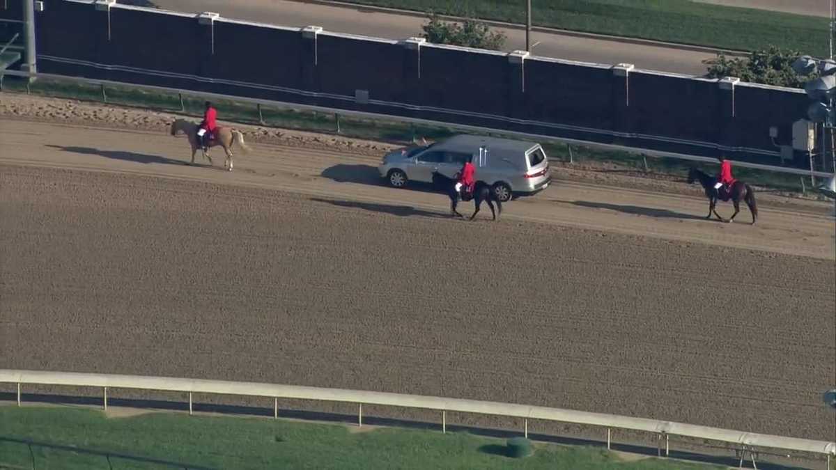Churchill Downs honors John Asher as thousands pay respects to family